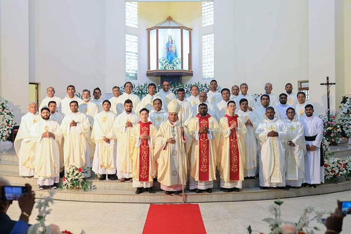 LKC-VIE-ord-2022-priests-bishop.jpg