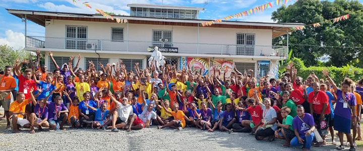 Don-Bosconian-with-Fr.-Robinson-and-Fr.-Gregory-Bicomong-and-staff-pose-in-Colorful-during-Wantok-Bosco-program-this-weekend-at-Tetere.jpg